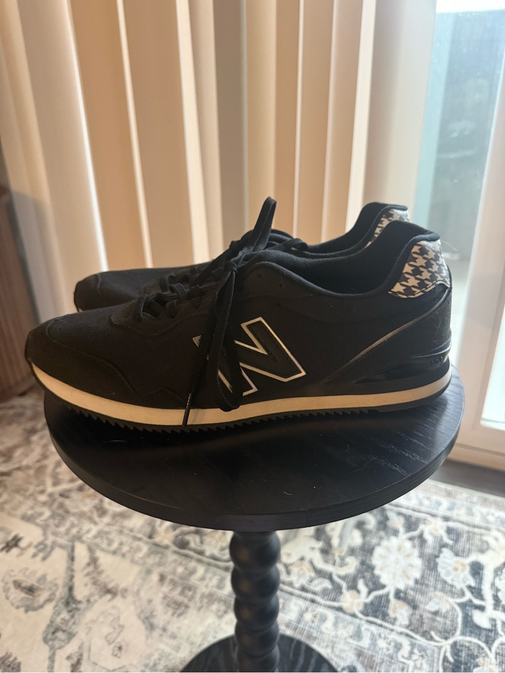 New Balance Women's Sola Sleek V1 Sneaker Size 9.5